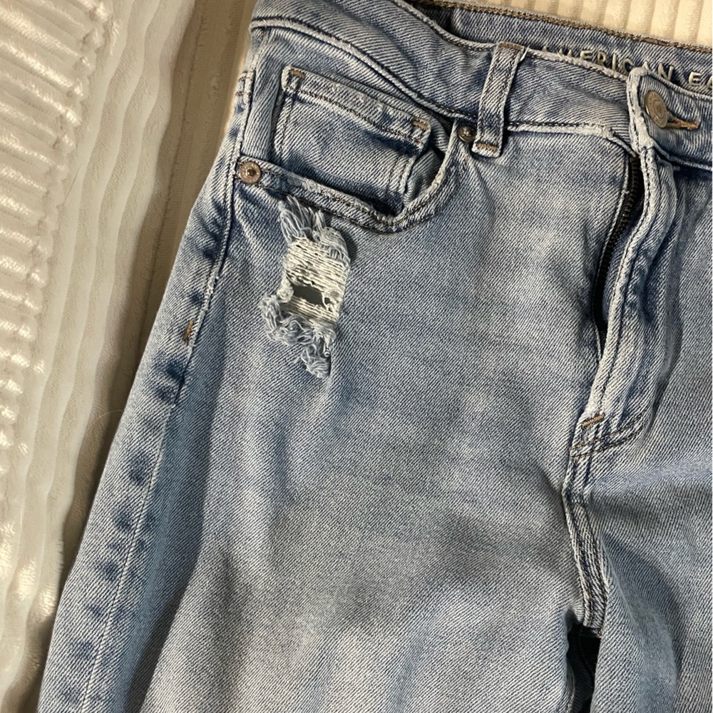 American Eagle Outfitters Light Wash Boyfriend Jeans